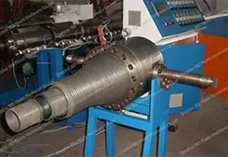 Производственная линия однослойныхдвухслойных гофрированных труб из ПЭПВХ (4)